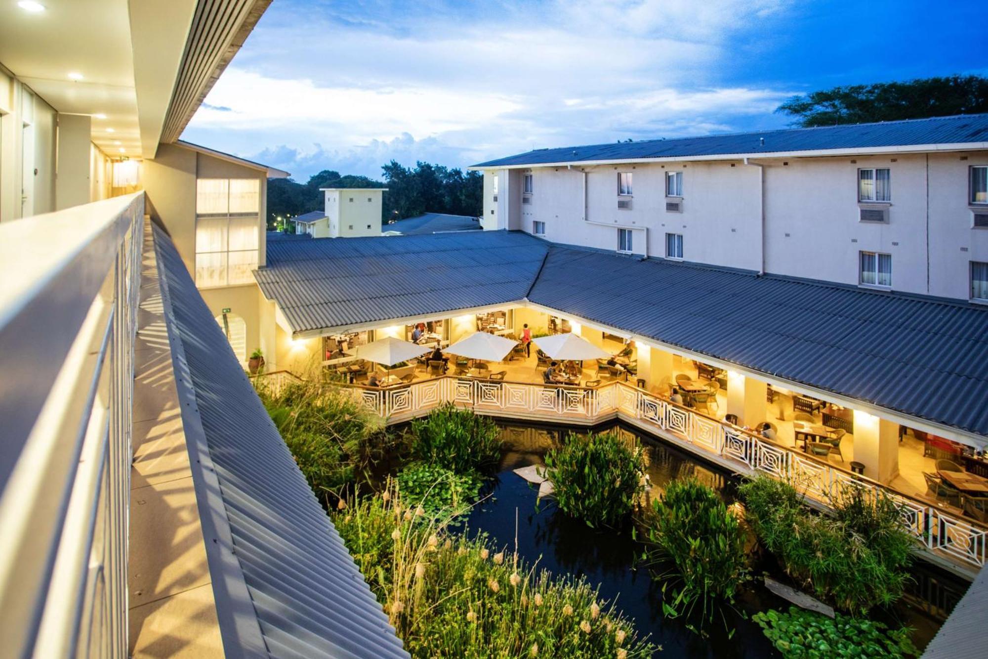 Southern Sun Ridgeway Lusaka Buitenkant foto